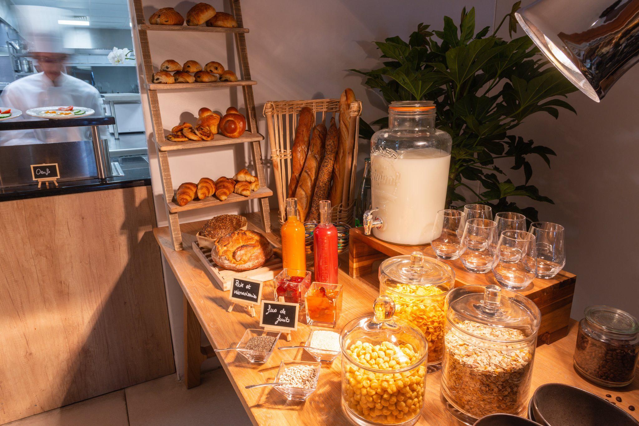 Crowne Plaza Paris - Republique, an IHG Hotel 3