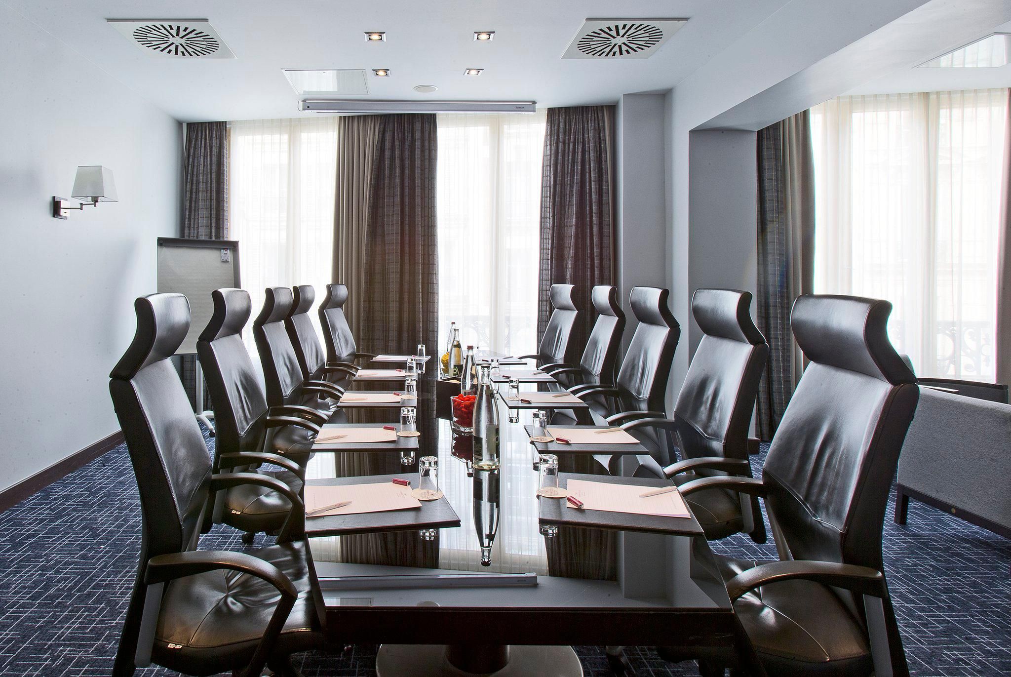 Crowne Plaza Paris - Republique, an IHG Hotel 5